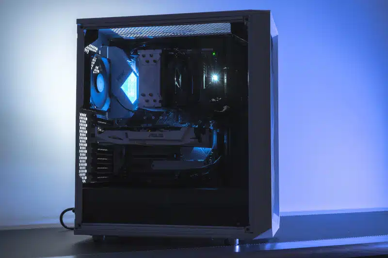 side view of gaming pc case 